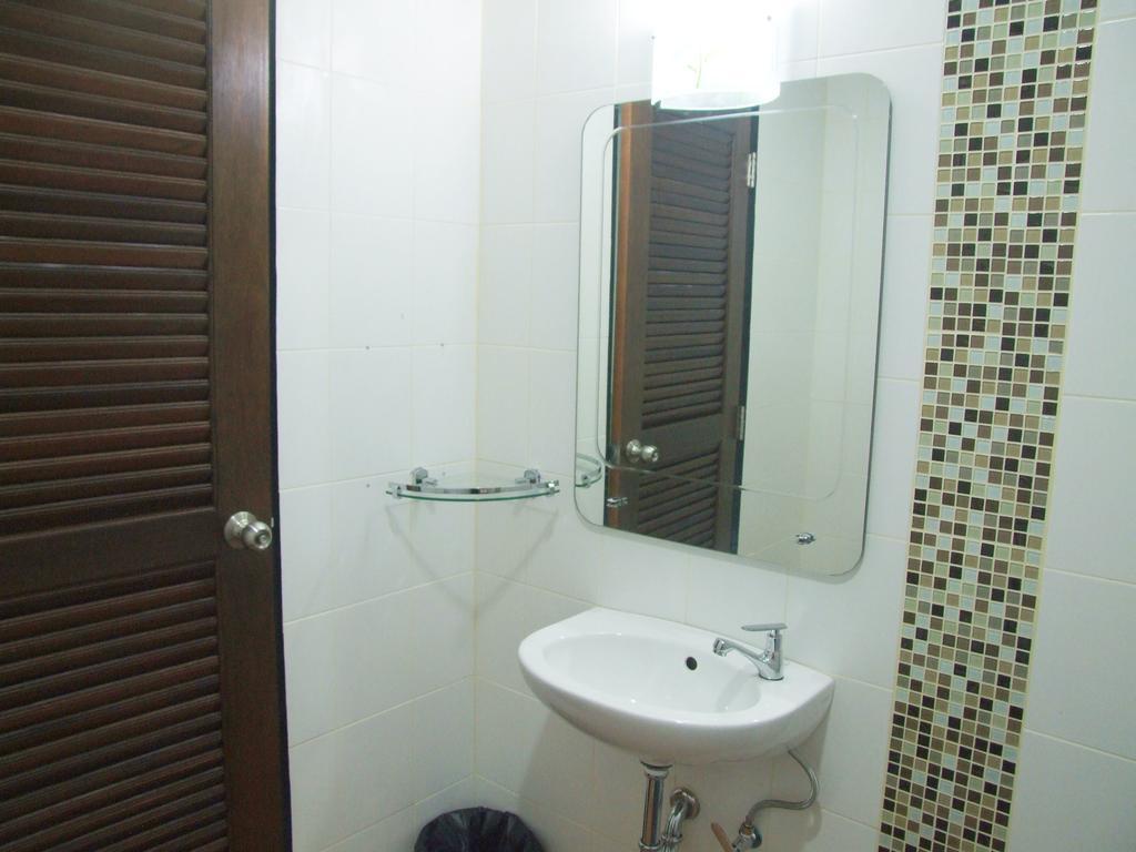Ruan Rim Nam Hotel Roi Et Kamer foto