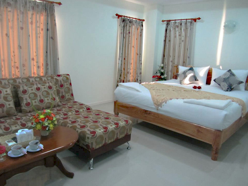 Ruan Rim Nam Hotel Roi Et Buitenkant foto